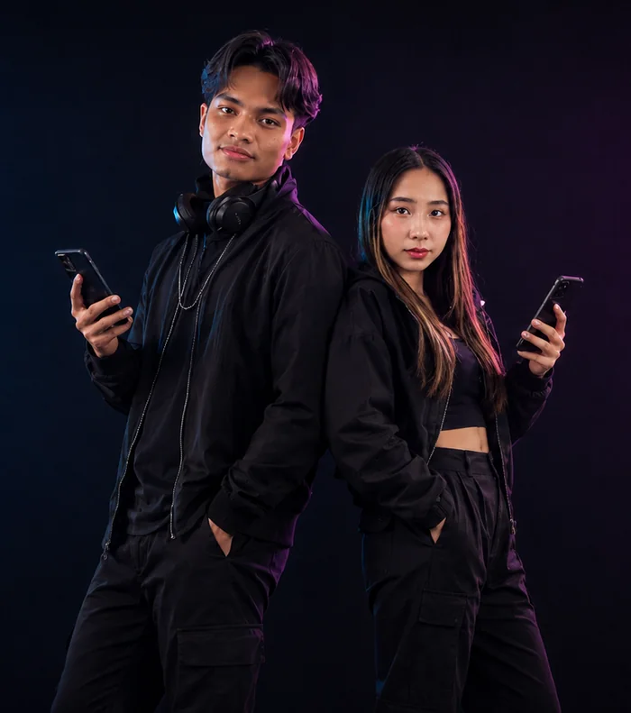 ภาพคู่บุคคลประกอบส่วนเริ่มใช้งาน MOONMATE